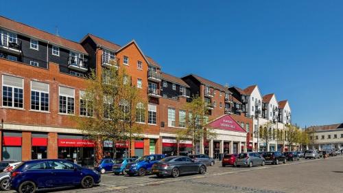 Units 2A/2B, Romford Shopping Hall, Market Place, Romford, RM1