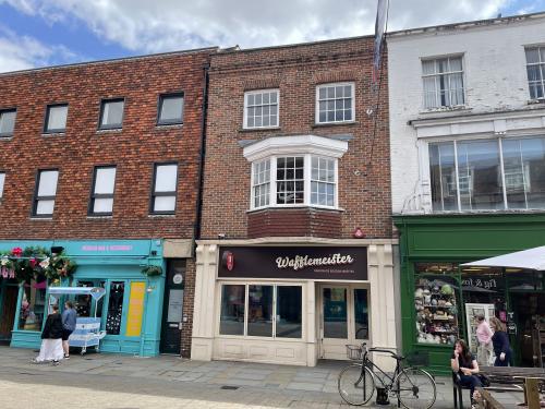 25 High Street, Salisbury, SP1