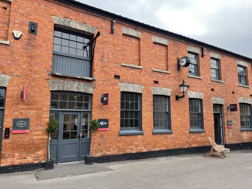 Unit 10A Wilton Village - Shopping & Leisure, King Street, Wilton, SP2
