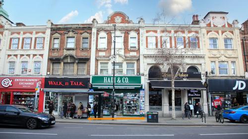 Hadi & Co, 3 High Road, Wood Green, London, N22