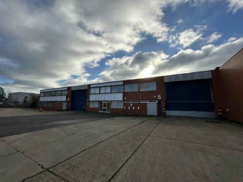 Units 4 & 5, Skyport Industrial Estate, Harmondsworth, West Drayton, UB7