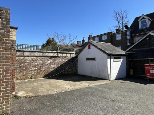213 Three Bridges Road, Crawley, RH10