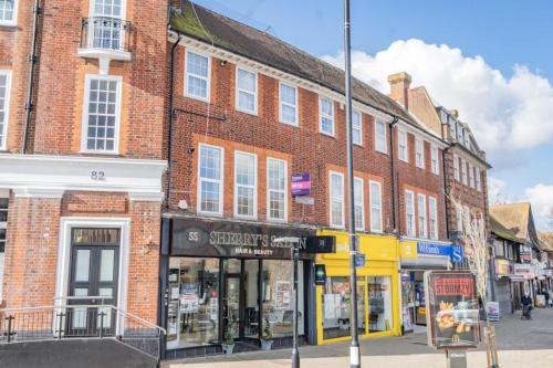 80 High Street, Ruislip, HA4
