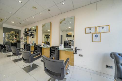 80 High Street, Ruislip, HA4