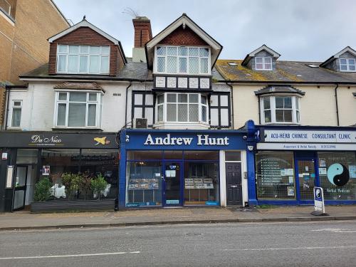 5 High Street, Crawley, RH10