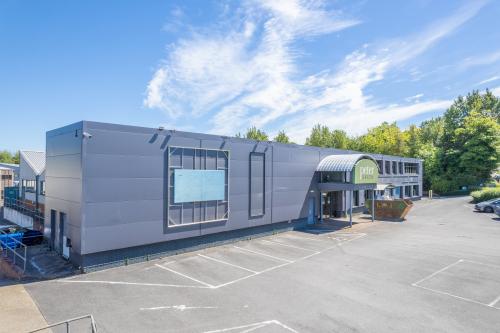 Former Retail/Warehouse Premises, School Lane, Chandlers Ford, Eastleigh, SO53