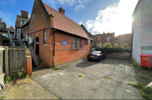 33 Hamilton Road, Felixstowe, IP11