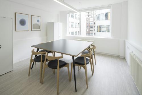10 Rathbone Place, Fitzrovia, London, W1T