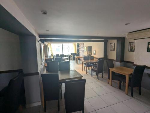 42-44 High Street, Knaphill, GU21