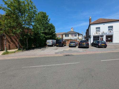 42-44 High Street, Knaphill, GU21