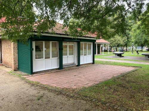 Larkhall Park Cafe, Larkhall Park, Courland Grove, Stockwell, London, SW8