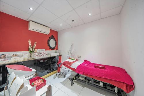 80 High Street, Ruislip, HA4