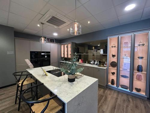 29 - 31 Queens Road, Weybridge, KT13