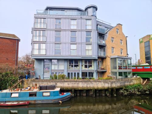 1-9 London Road, Brentford, TW8