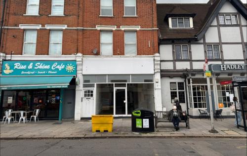 1 Exchange Buildings, High Street, Barnet, EN5