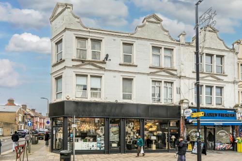 220-222 West Hendon Broadway, Hendon, London, NW9