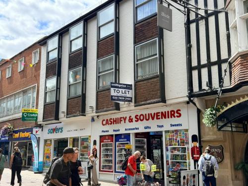 Unit 2, 32 High Street, Canterbury, CT1