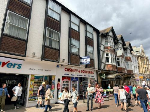 Unit 2, 32 High Street, Canterbury, CT1