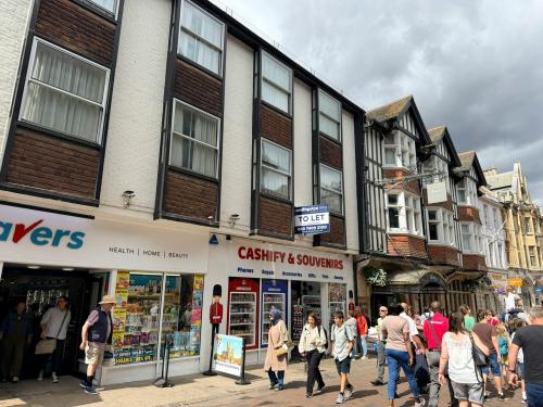Unit 2, 32 High Street, Canterbury, CT1