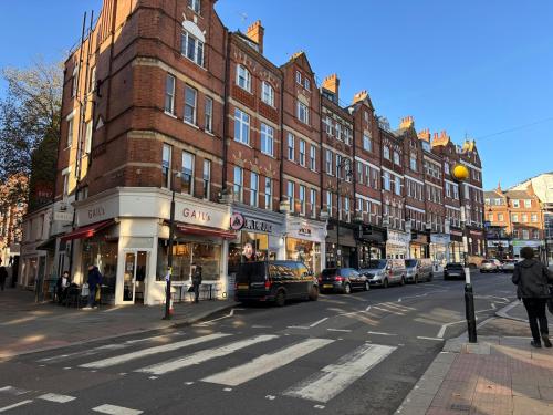 60 High Street, Hampstead, London, NW3
