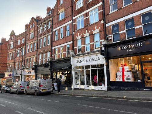 60 High Street, Hampstead, London, NW3