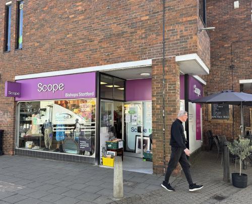 Unit 1 Devoils Lane, Jackson Square Shopping Centre, Bishop's Stortford, CM23