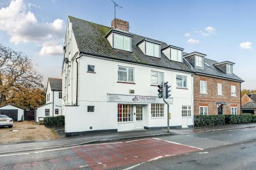 90 High Street, Sandhurst, GU47