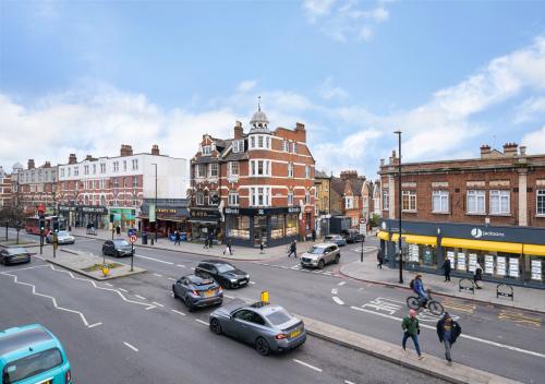 76 Streatham High Road, Streatham, London, SW16
