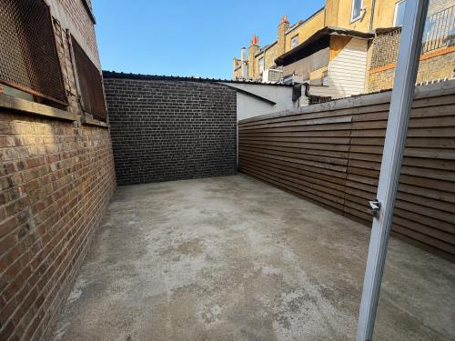 59 Kingsland High Street, Dalston, London, E8