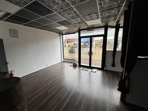 Unit 8 The Boulevard, London Road, Waterlooville, PO7