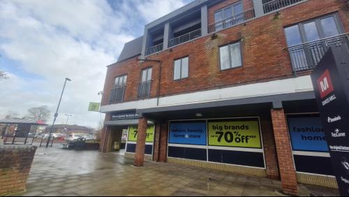 8 Dukes Mill, Broadwater Road, Romsey, SO51