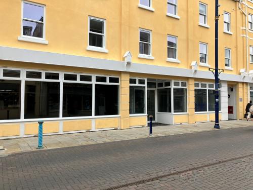 7-11 John Street, Porthcawl, CF36