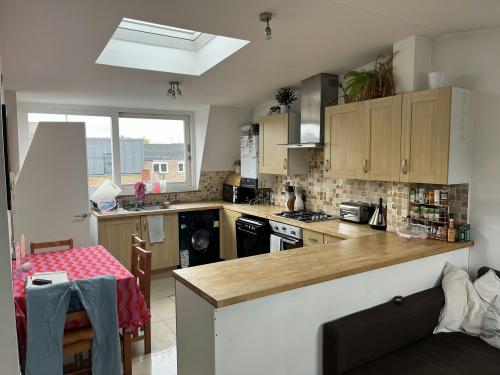 464-464a Roman Road, Bow, London, E3