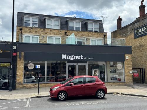 215 High Road, Loughton, IG10