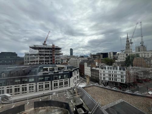 The Kiosk, 98 Fleet Street, Temple, London, EC4Y