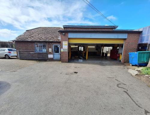 CHANDLERS GARAGE, The Green, Elstead, Godalming, GU8