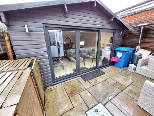 246 High Street, Cranleigh, GU6