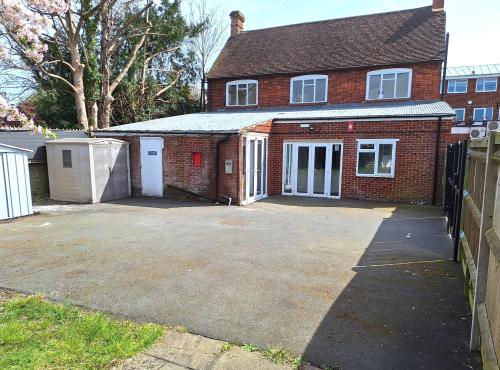 14 High Street, Godalming, GU7