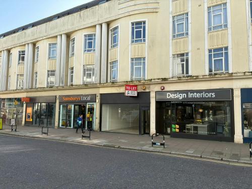 57 Western Road, Hove, BN3