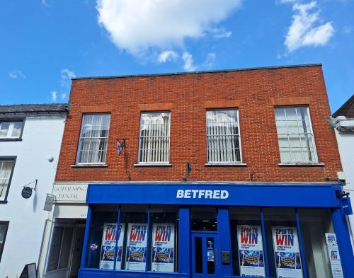 98 High Street, Godalming, GU7