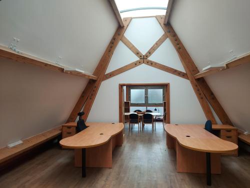 Unit 4, Woodland Enterprise Centre, Hastings Road, Flimwell, TN5