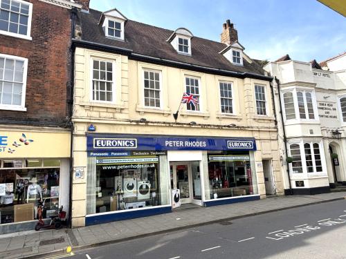 12 Mercer Row, Louth, LN11