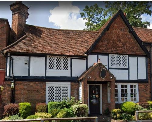 18 High Street, Kings Langley, WD4