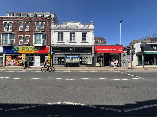 25 London Road, Portsmouth, PO2