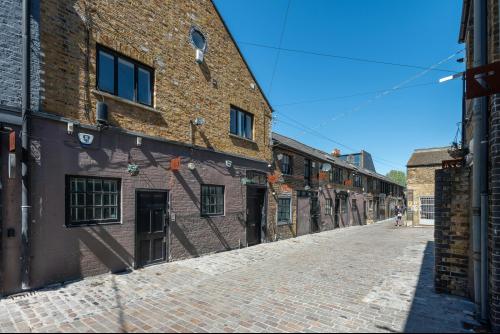 Hatherley Mews, Walthamstow, London, E17