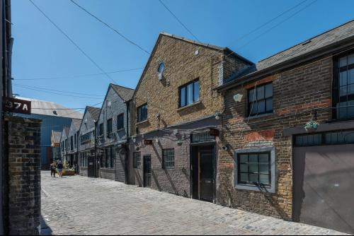 Hatherley Mews, Walthamstow, London, E17