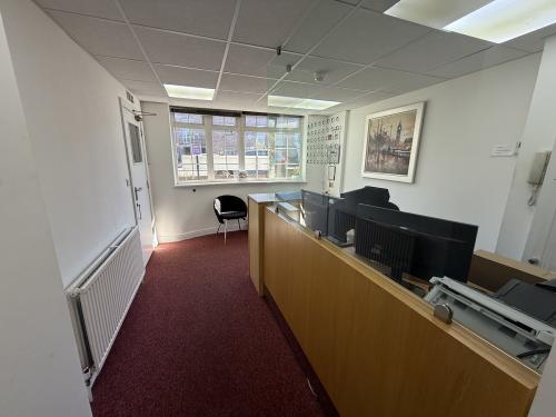 180 Brighton Road, Coulsdon, CR5