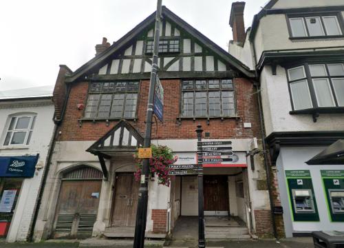 19 Station Avenue, Caterham, CR3