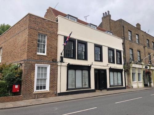 109 High Street, Eton, SL4