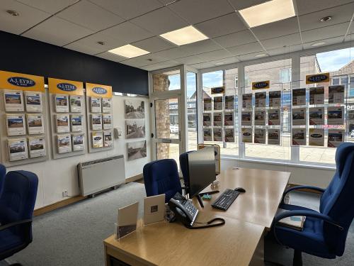 51 London Road, Waterlooville, PO7